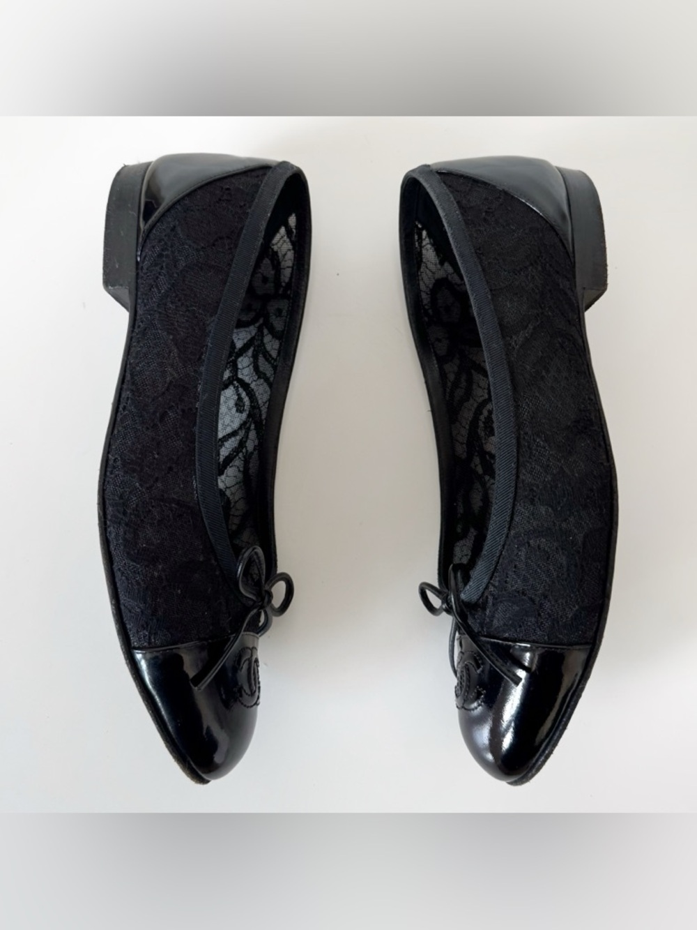 Authentic Chanel Ballet Flats Interlocking CC Logo Lace Patent - Picture 2 of 9